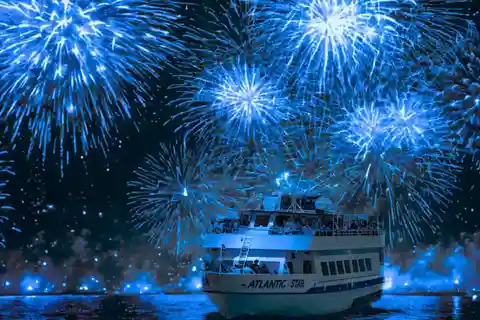 NYC: Kryssning med fyrverkerier den 4 juli med öppen bar och DJ