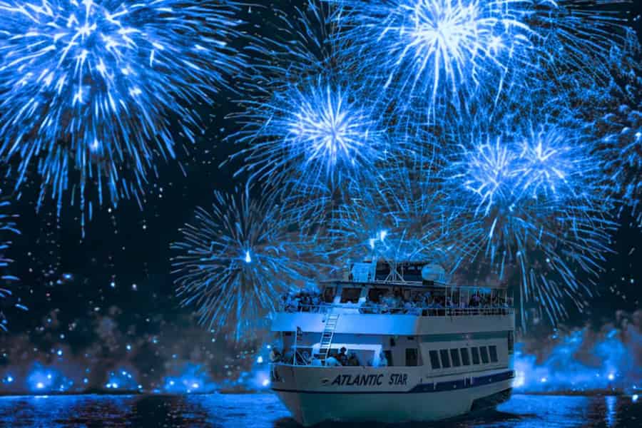 New York City: Feuerwerks-Bootsfahrt am 4. Juli / zum 250. Geburtstag der USA mit der Starship. Foto: GetYourGuide