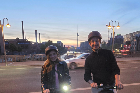 Berlin: Nightlife - Street Food - Guided Segway Tour with Maximum Fun