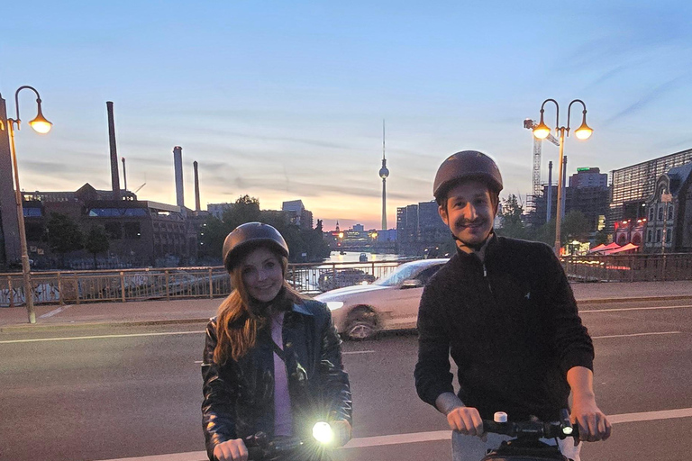 Berlin: Nightlife - Street Food - Guided Segway Tour with Maximum Fun