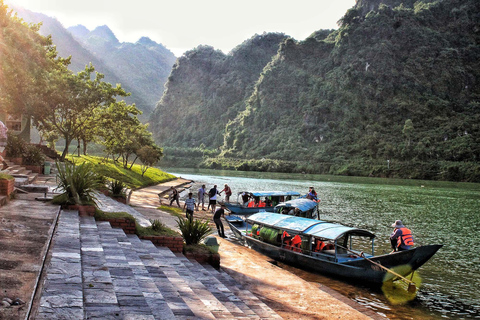 Explora Phong Nha e as Grutas do Paraíso: Aventura de 2 dias a partir de Hue