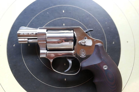 Bangkok: Territoriale verdedigingsschietbaanPakket 3: Compacte ervaring met 3 pistolen, 75 kogels