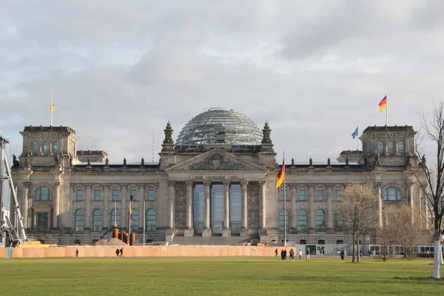 Mit Reichstag-Dachterrasse: Insider-Tour durch den Bundestag. Foto: GetYourGuide