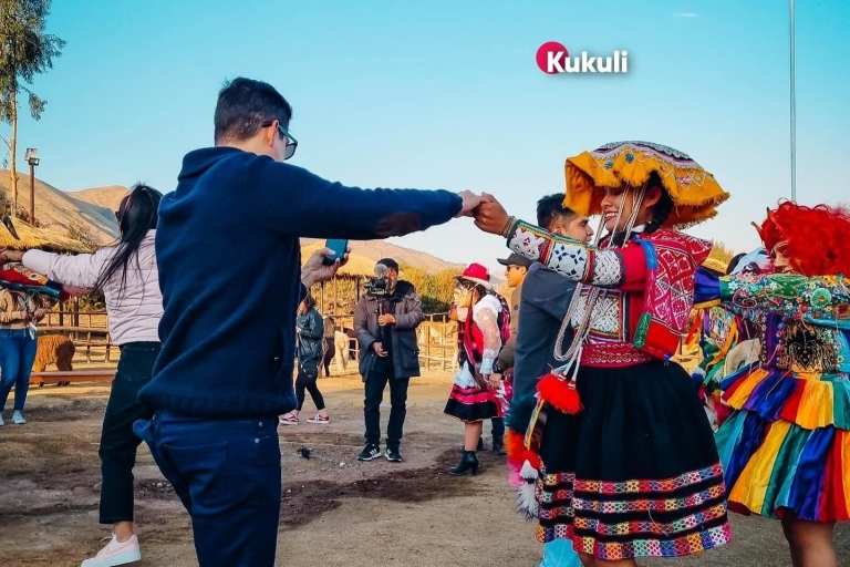 Cusco Escénico - Espectáculo Kukuli |Pisco Sour|Visita Panorámica de Cusco en Autobús + Espectáculo
