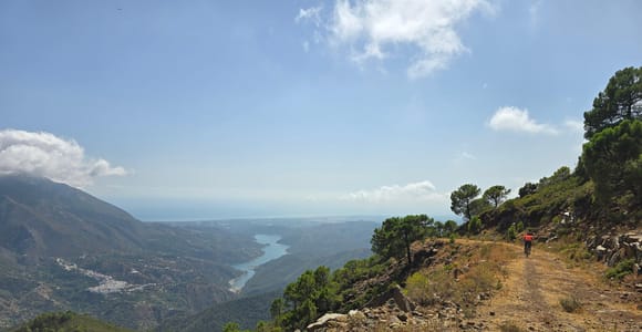 Guided premium E-Mountain Bike Tour with Views (Marbella)