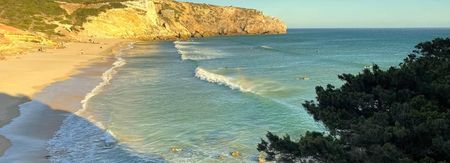 Zavial : Étirez vos horizons | Randonnée côtière et yoga