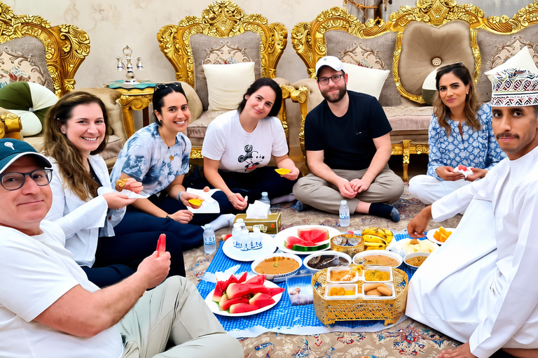 Omani Hospitality: Authentic Family Dinner Experience