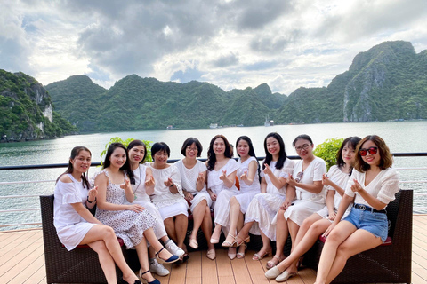 3D2N Lan Ha Bay 5 Star Cruise: Cat Ba island, swim, kayaking Senior Suite with private balcony - 2nd floor