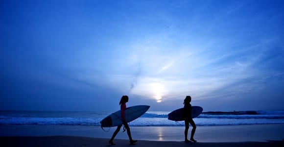 Bentota: Surfing Lesson with Instructor and Equipment