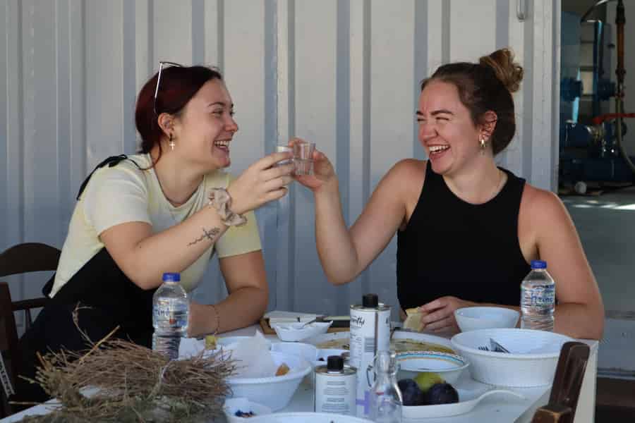 Heraklion: Olivenfarm-Tour mit Verkostung lokaler Köstlichkeiten. Foto: GetYourGuide Heraklion: Olivenfarm-Tour mit Verkostung lokaler Köstlichkeiten. Foto: GetYourGuide