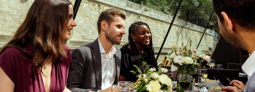Paris : Croisière-déjeuner de 2 heures sur la Seine avec menu à 3 plats