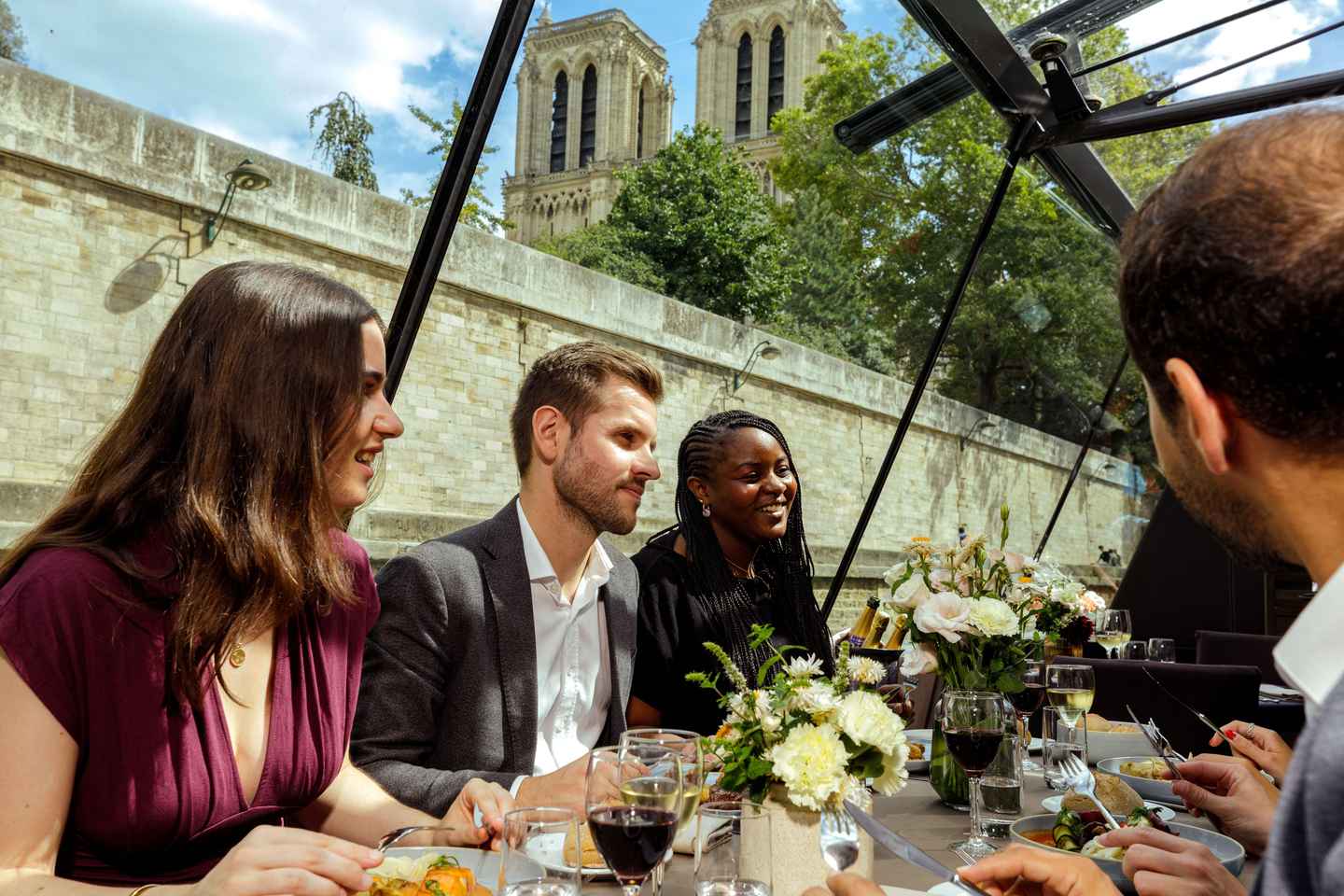 Paris: 2-Hour River Seine Lunch Cruise with 3-course-menu