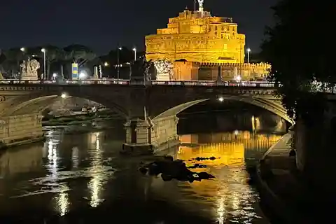 ローマドライブ、ウォーキング、味覚を楽しむプライベート・ナイトツアー
