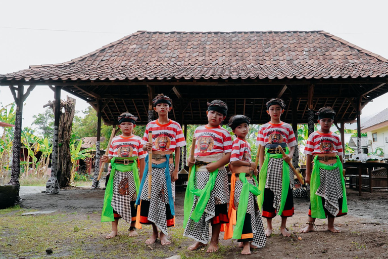 Yogyakarta: Village Tour with Ox Cart Ride and Lunch