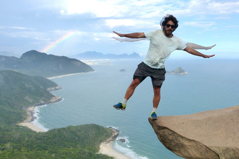 Pedra do Telégrafo Wandelen en ontspannen op een ruig strand