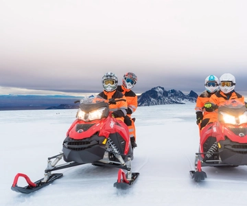 Reykjavík: Passeio de snowmobile pela geleira Langjökull com caverna de gelo