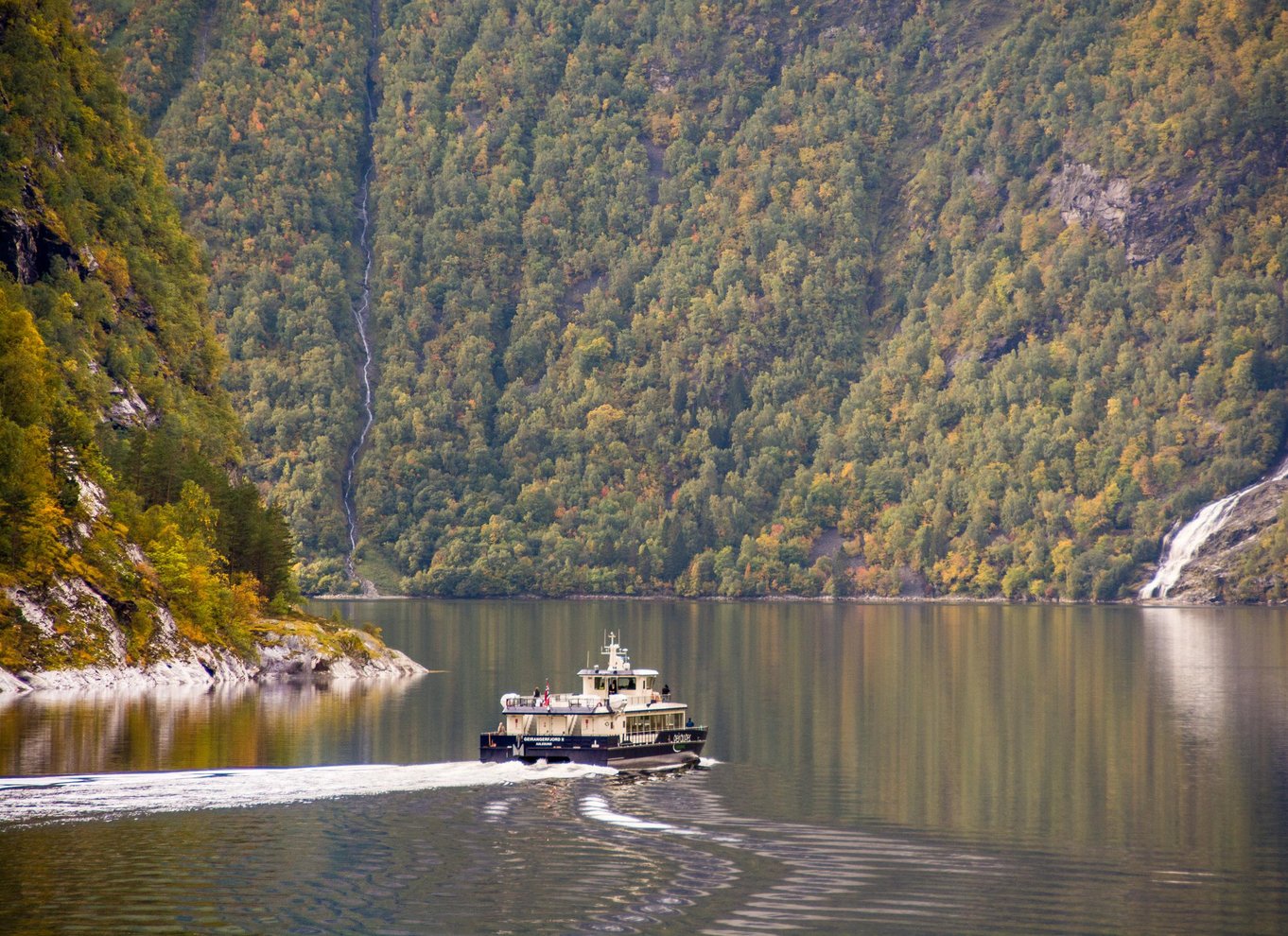 Geiranger: Sightseeing-bådtur til fjorden og vandfaldene