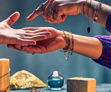 Bali: Temple Visit with Palm Reader & Fortune Telling Option