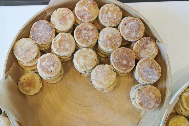 Cardiff: Guided Welsh Food Walking Tour
