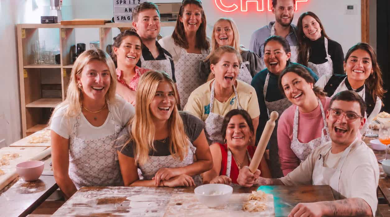 Rom: Pasta-Party-Kochkurs mit 3 Spritz-Cocktails Rom: Pasta-Party-Kochkurs mit 3 Spritz-Cocktails