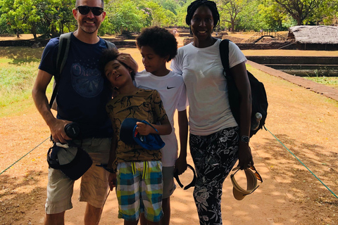 Tour privato di Sigiriya e Dambulla di un giorno interoTour con partenza dalla zona di Bentota/Induruwa