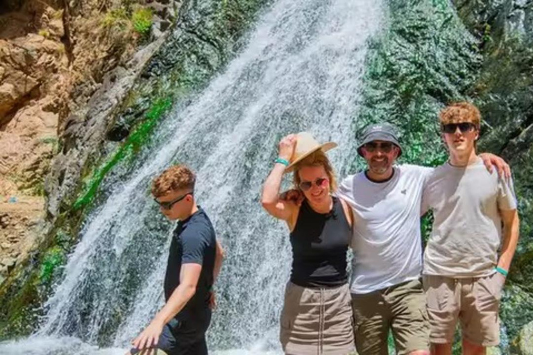 Marrakech à la vallée de l&#039;Ourika - Excursion d&#039;une journée avec déjeuner et cascadeExcursion d&#039;une journée panoramique de Marrakech à la vallée de l&#039;Ourika, déjeuner et ca