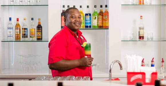 Montego Bay: Club Mobay VIP Departure Lounge Experience