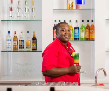 Montego Bay: Club Mobay VIP Departure Lounge Experience