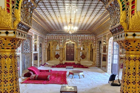 Jaipur: Elephant Encounter & Royal Sightseeing by Car Jaipur: Elephant Encounter & Royal Sightseeing by Tuk-Tuk