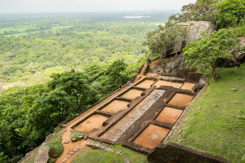 Private SUV Tour from Kandy to the Ancient Sigiriya Rock