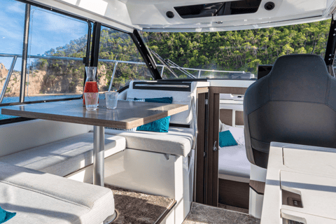 Bali: Private Sunset Yacht for Party & Birthday Sunset Private Yacht to Sanur (5PM - 7PM) – Max 9 Guests