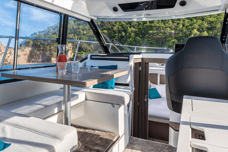 Bali: Private Sunset Yacht for Party & Birthday Sunset Private Yacht to Sanur (5PM - 7PM) – Max 9 Guests