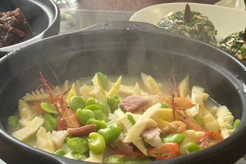 Shanghai: Dine at Local Home with English Speaking Hosts
