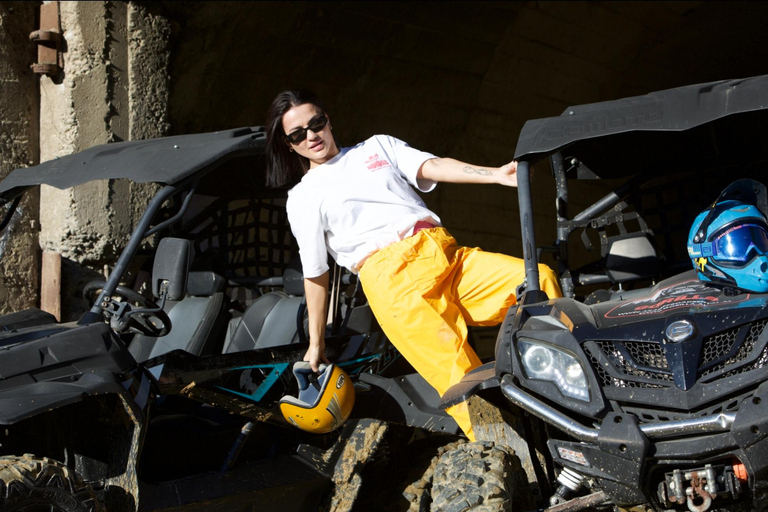 地拉那：越野车导览游（含小吃和饮品）