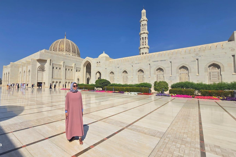 Grand Mosque, Nakhal Fort & Wakan Village Tour