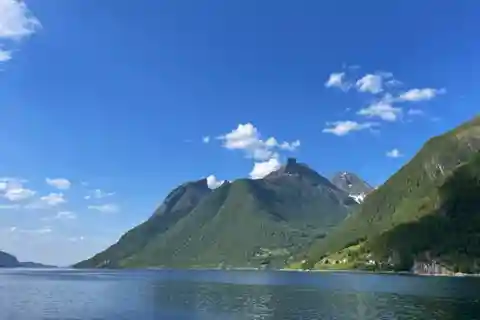 Hjørundfjord fjordcruise 's middags Øye-Ålesund enkele reis