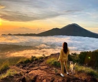 Monte Batur trekking plantaciones de hojas de primavera al amanecer al amanecer - Housity