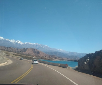 Mendoza: meio dia no sopé da Cordilheira dos Andes
