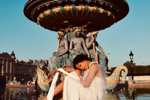 Paris: Fotoshooting im Stil der alten Geldadel mit Outfits und Accessoires
