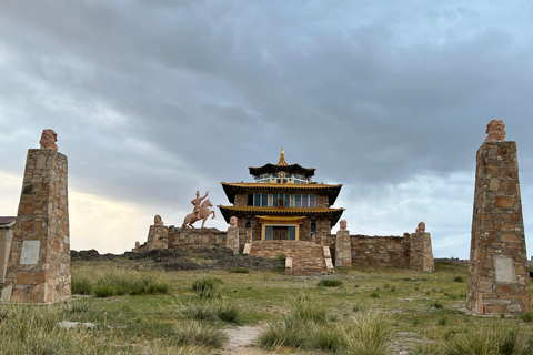 Nomadic Mongolia: Gobi, Steppe & Heritage Tour