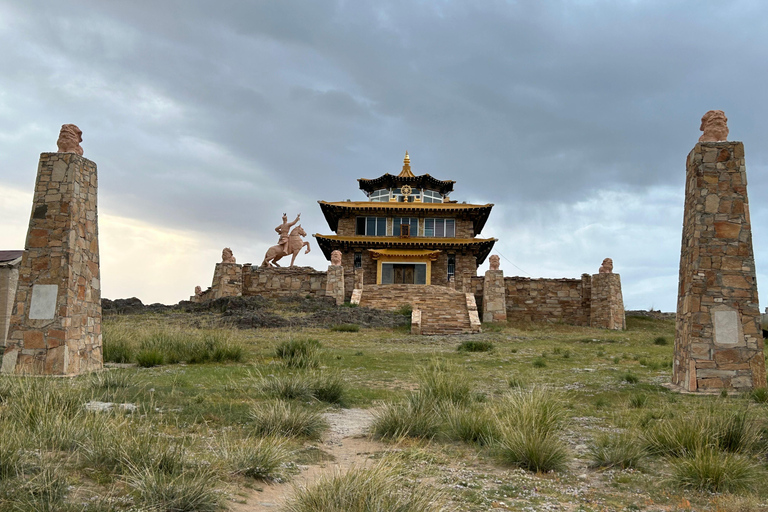 Nomadic Mongolia: Gobi, Steppe & Heritage Tour