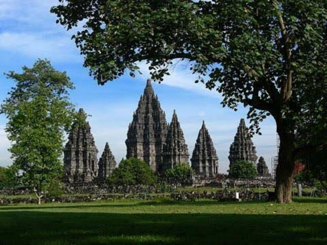 3days explore Yogyakarta Borobudur, Prambanan, Volcano, Etc.