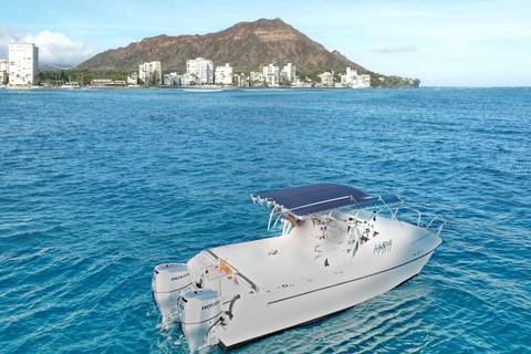 Honolulu: Private Waikiki Boat Cruises for up to 6 People