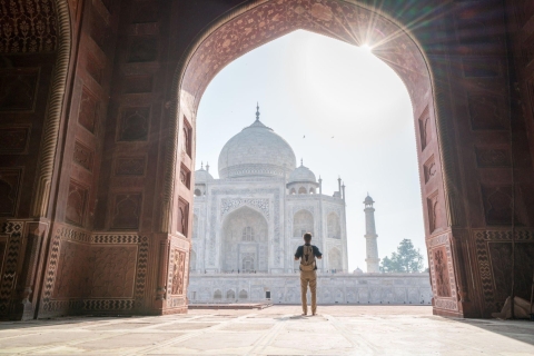 Vanuit Delhi: Sunrise Taj Mahal Skip the line & Agra City TourAlleen vervoer en gids