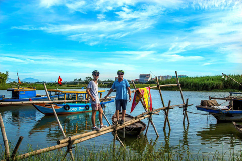 Hoi An: Morning Bike Tour - Rice Wine, Lunch & Villages Group Tour