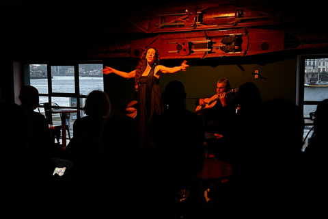 Porto: L'autentico concerto di fado con vino di Porto