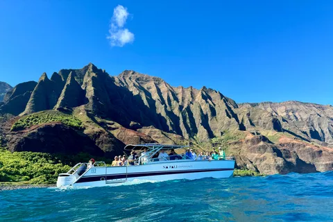 Kauai: Tour del catamarano a motore deluxe della costa di Na Pali