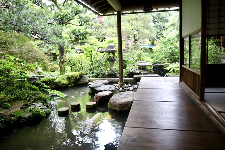 Kanazawa Shore Excursion: Samurai District & Local Market