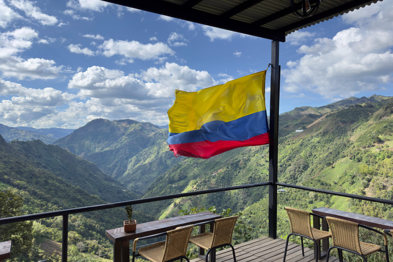 De Medellín: Zipline mais alta, escalada e cachoeiras