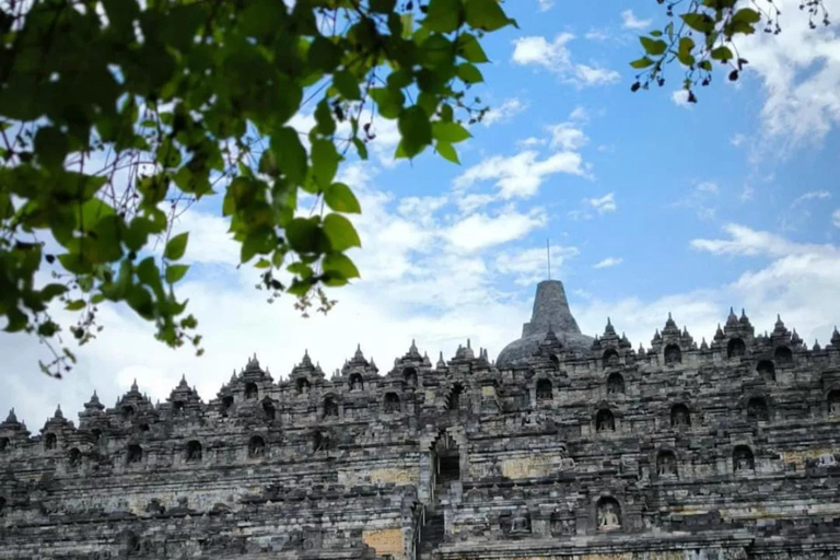 YOGYAKARTA; ASCENSO AL BOROBUDUR Y TEMPLOS DE PRAMBANANYogyakarta; Templo de Borobudur y Templo de Prambanan